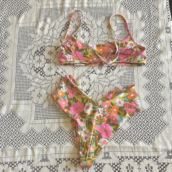 Skatie Laurel Canyon 70’s Floral Print Bikini Hard to Find - Picture 2 of 4